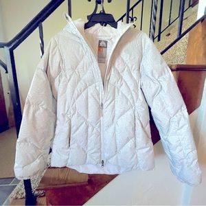 Nike ACG ski jacket, like new.